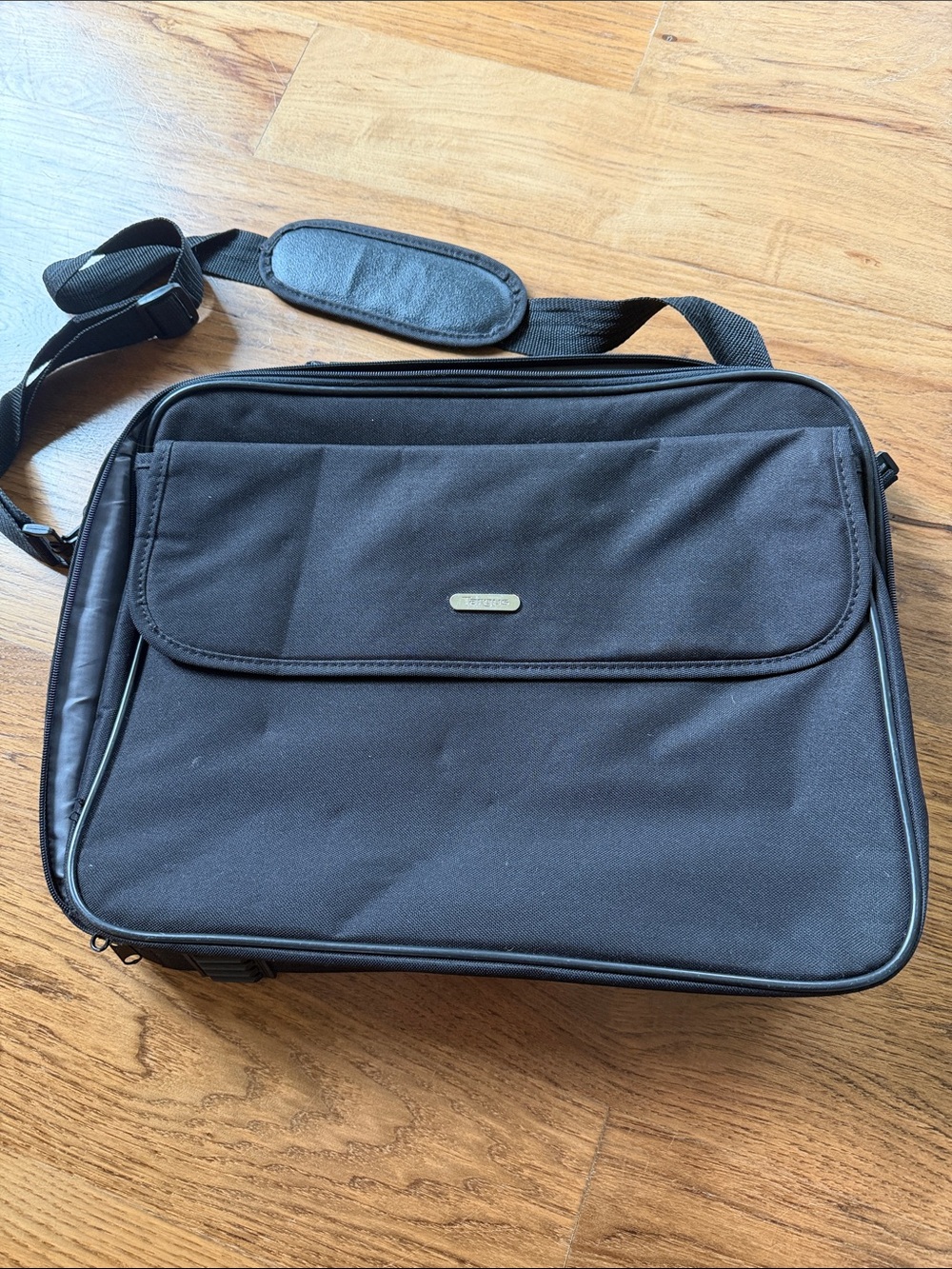 Targus Laptop Case with Shoulder Strap